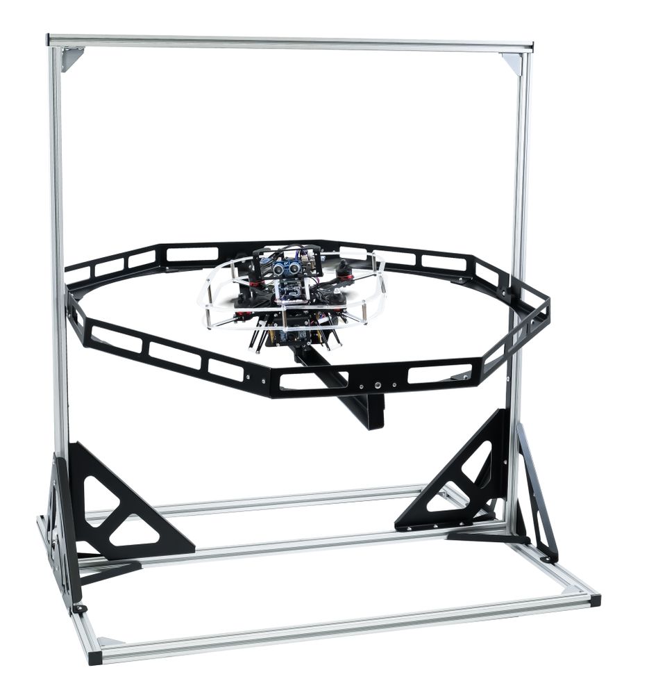 Комплект учебного оборудования для развития навыков автономных полетов квадрокоптера