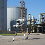 Бионический четырехопорный робот Unitree B2