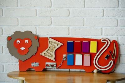 Бизиборд «Смелый львёнок» Приоритет