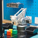 4-осевой AI манипулятор серии P340 с модулем AI, лазерным гравером и модулем рисования